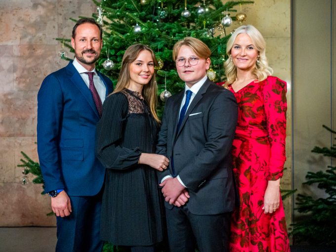 Kronprinsparet med Prinsesse Ingrid Alexandra og Prins Sverre Magnus i Slottskapellet. Foto: Håkon Mosvold Larsen, NTB